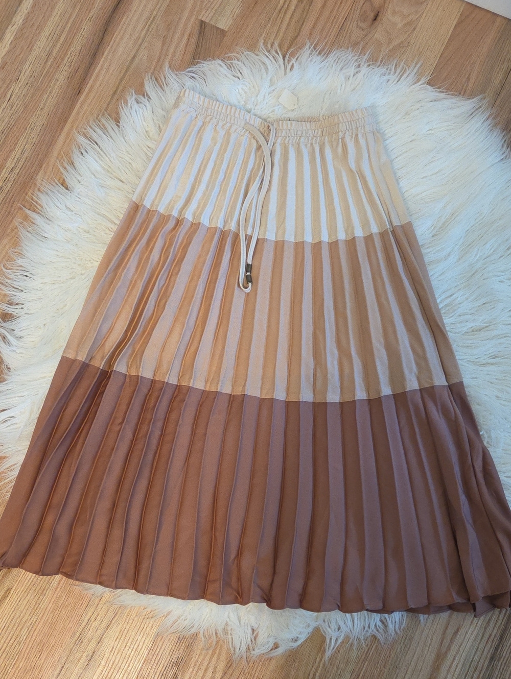 NWT Pleated Colorblock Midi Skirt in Cream and Rose Sz S